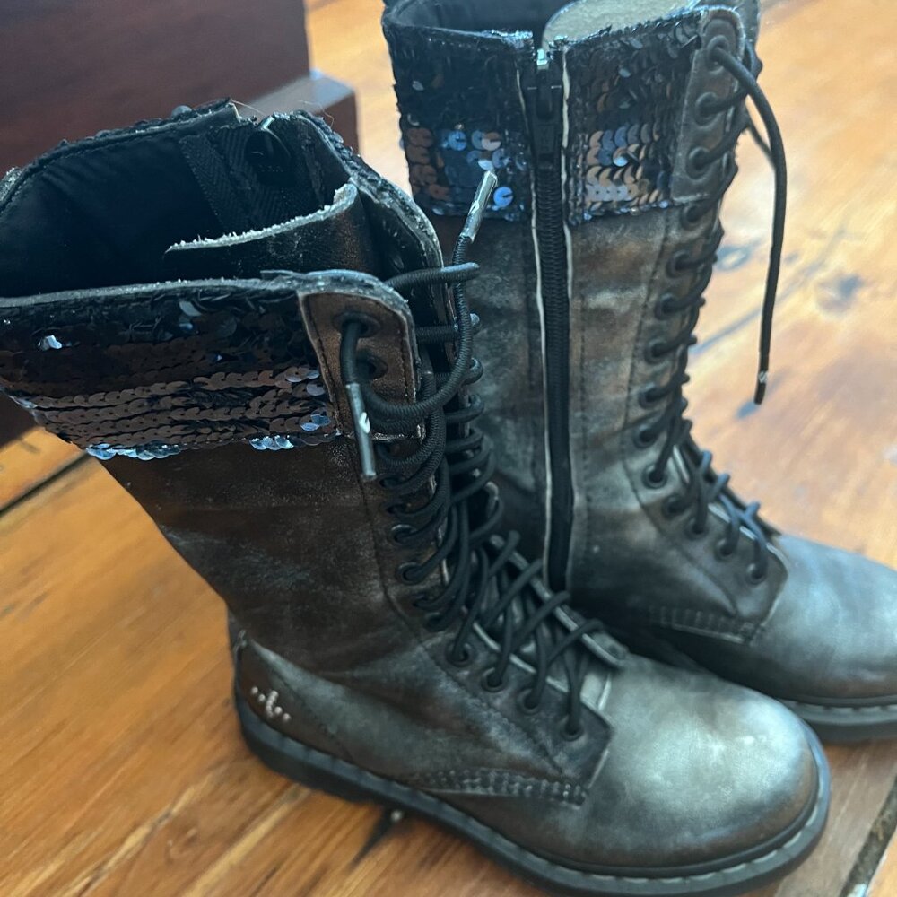 Rare Dr. Martens 14-Eye Boots – Black & Silver Sequin Detail - Picture 7 of 8